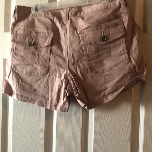 Shorts - Picture 3 of 3